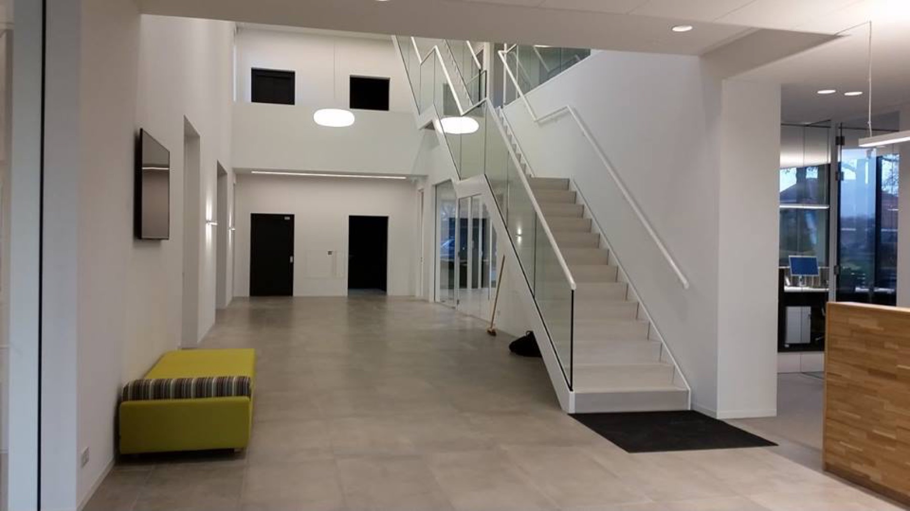 Entreehal bedrijfsverzamelgebouw